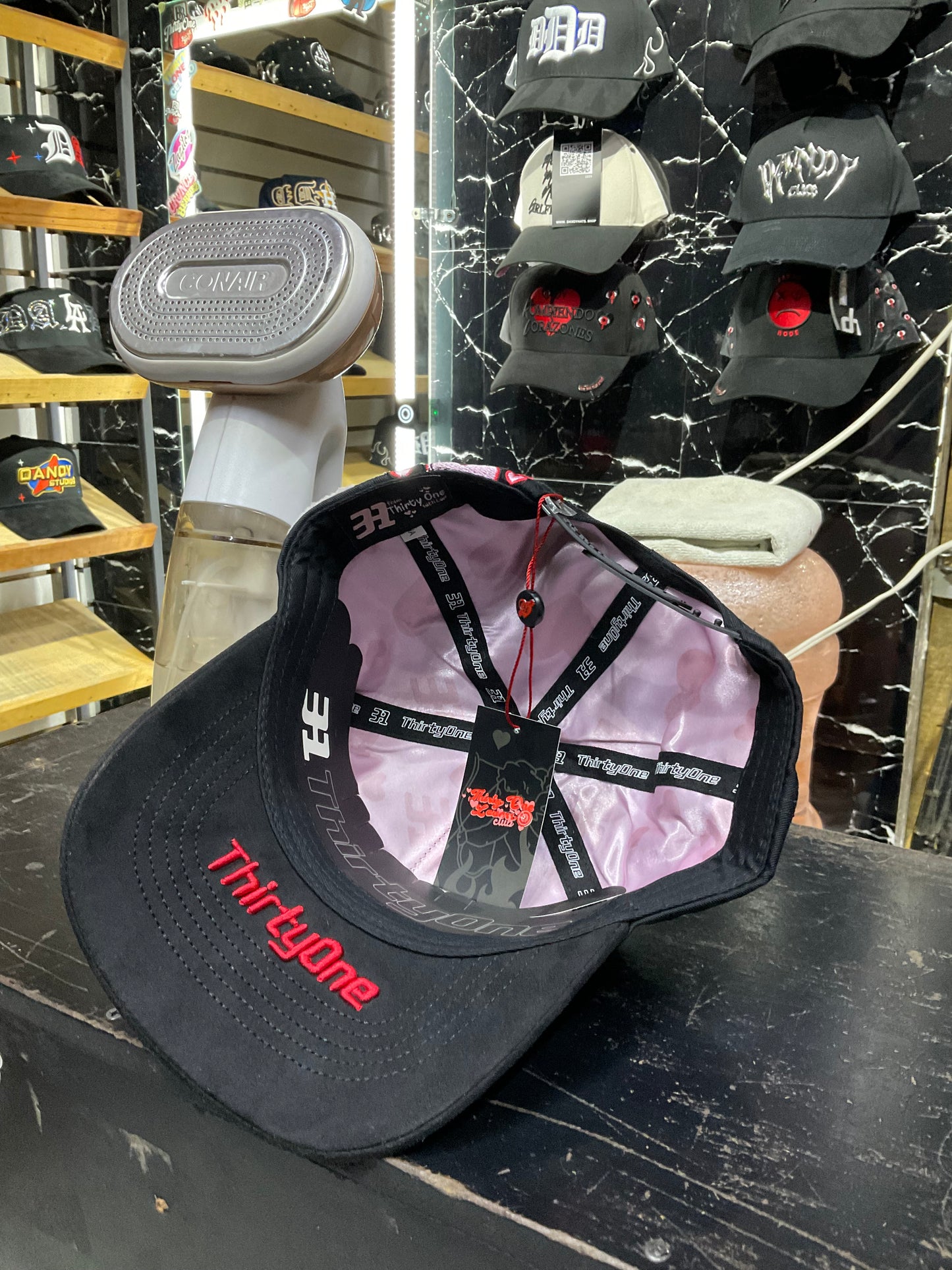 LA San Valentín 31 Hats