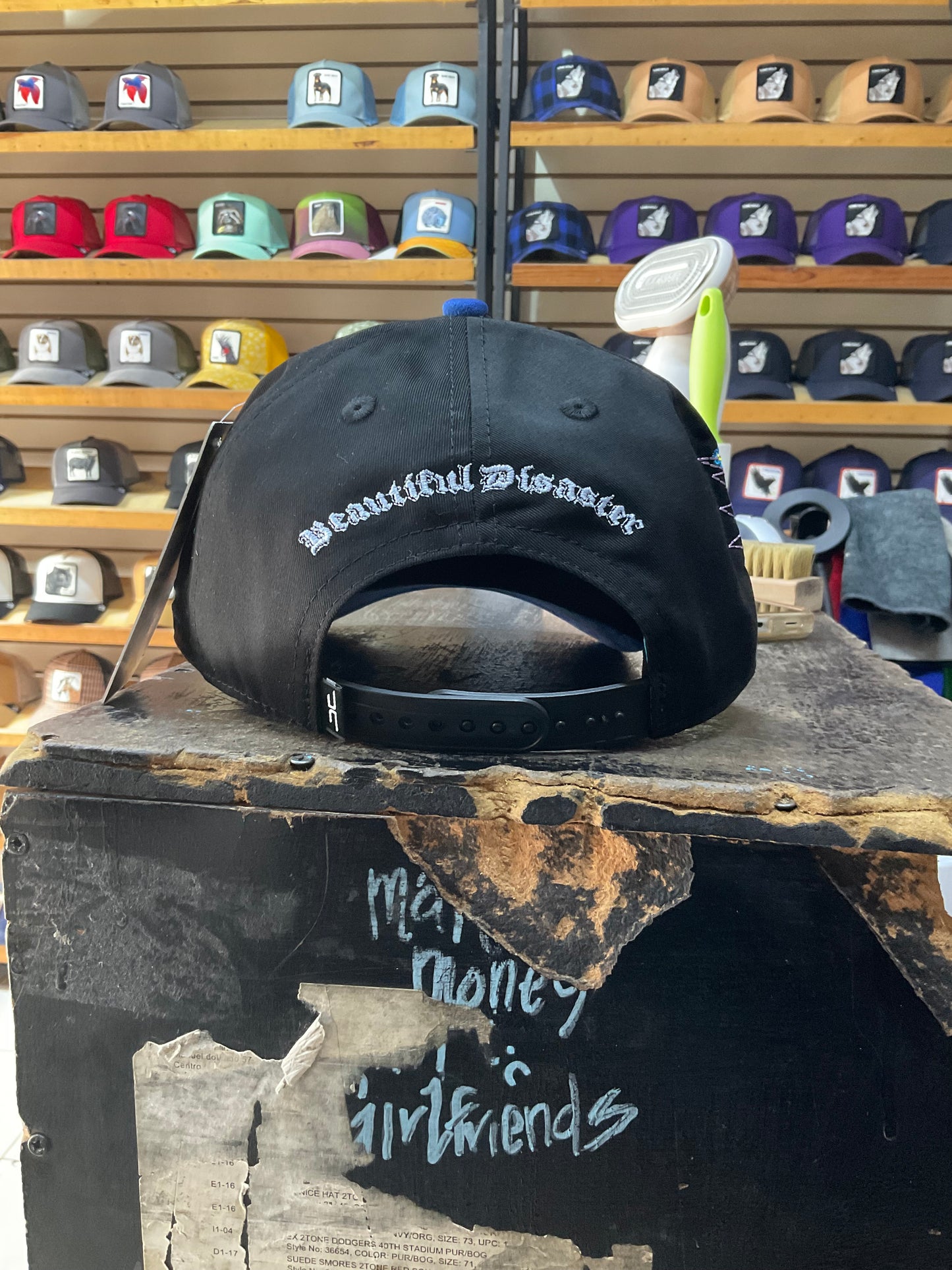 JC HATS EMOCIONES