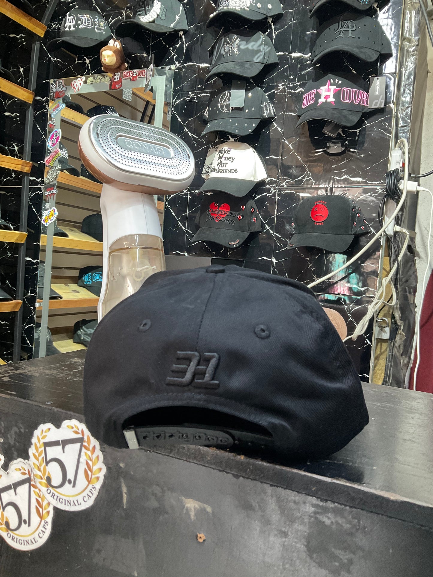 31 Hats Crystal BLACK