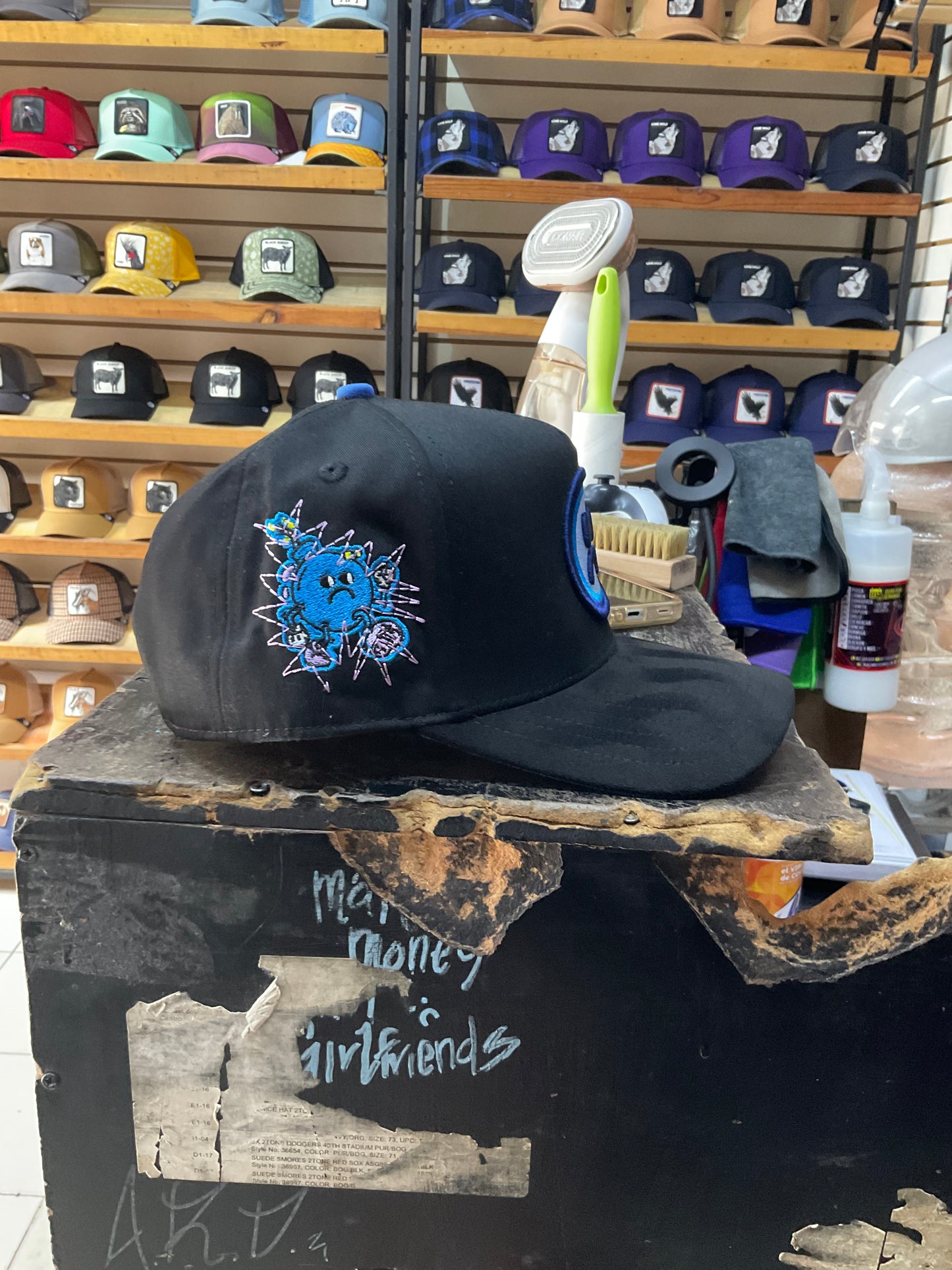 JC HATS EMOCIONES