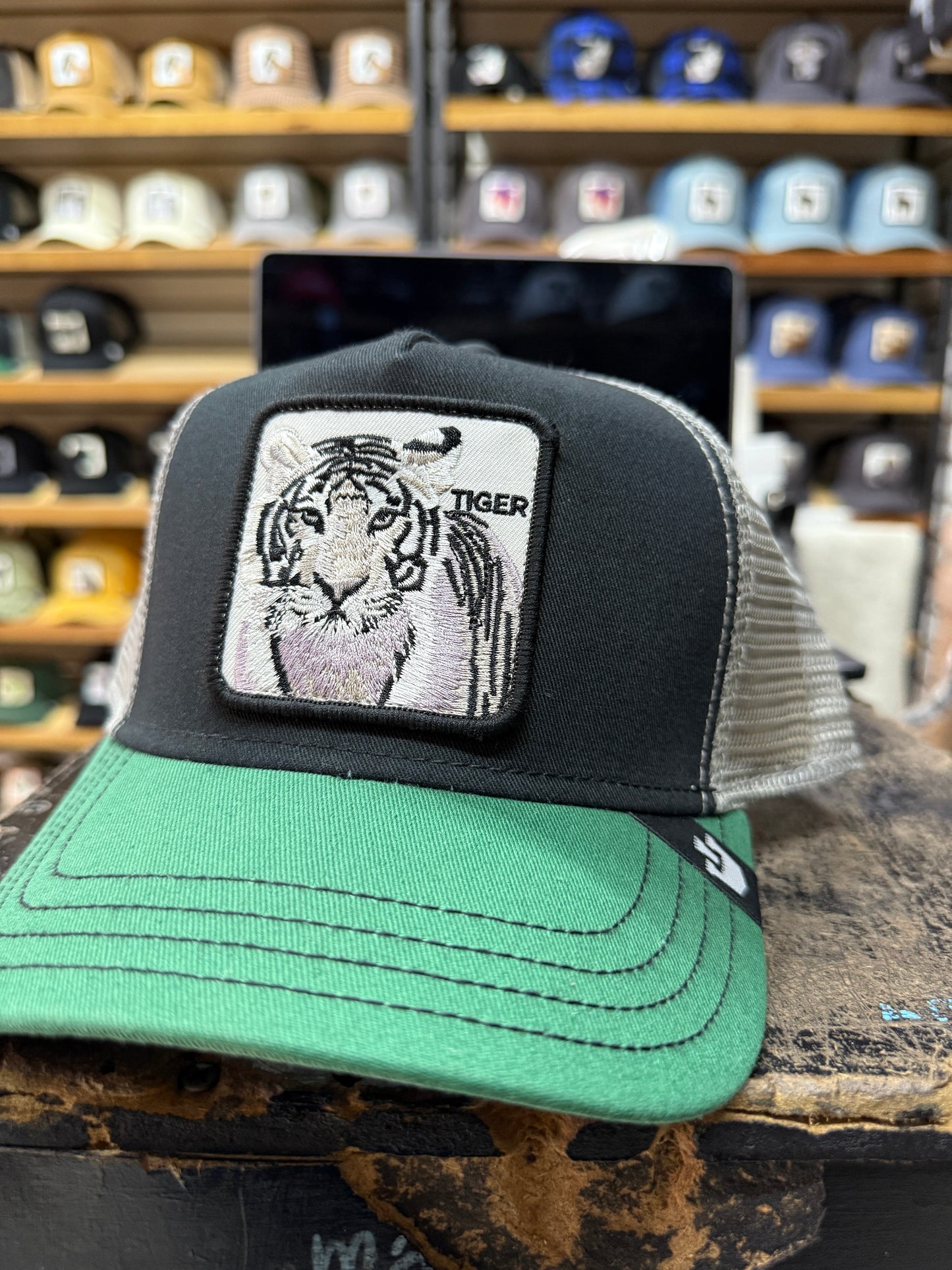 TIGER NEGRO/VERDE