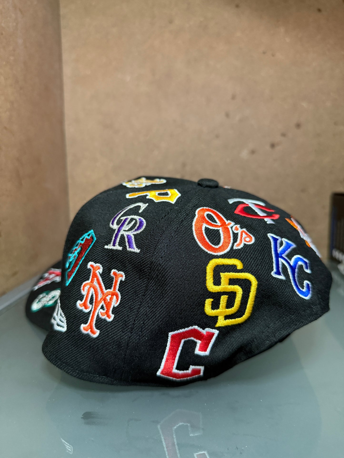 MULTI LOGOS