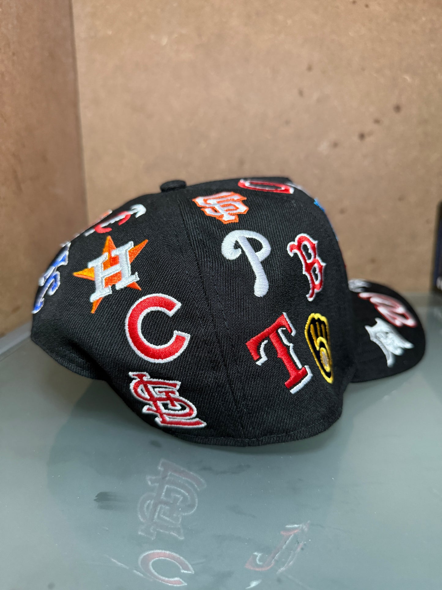 MULTI LOGOS