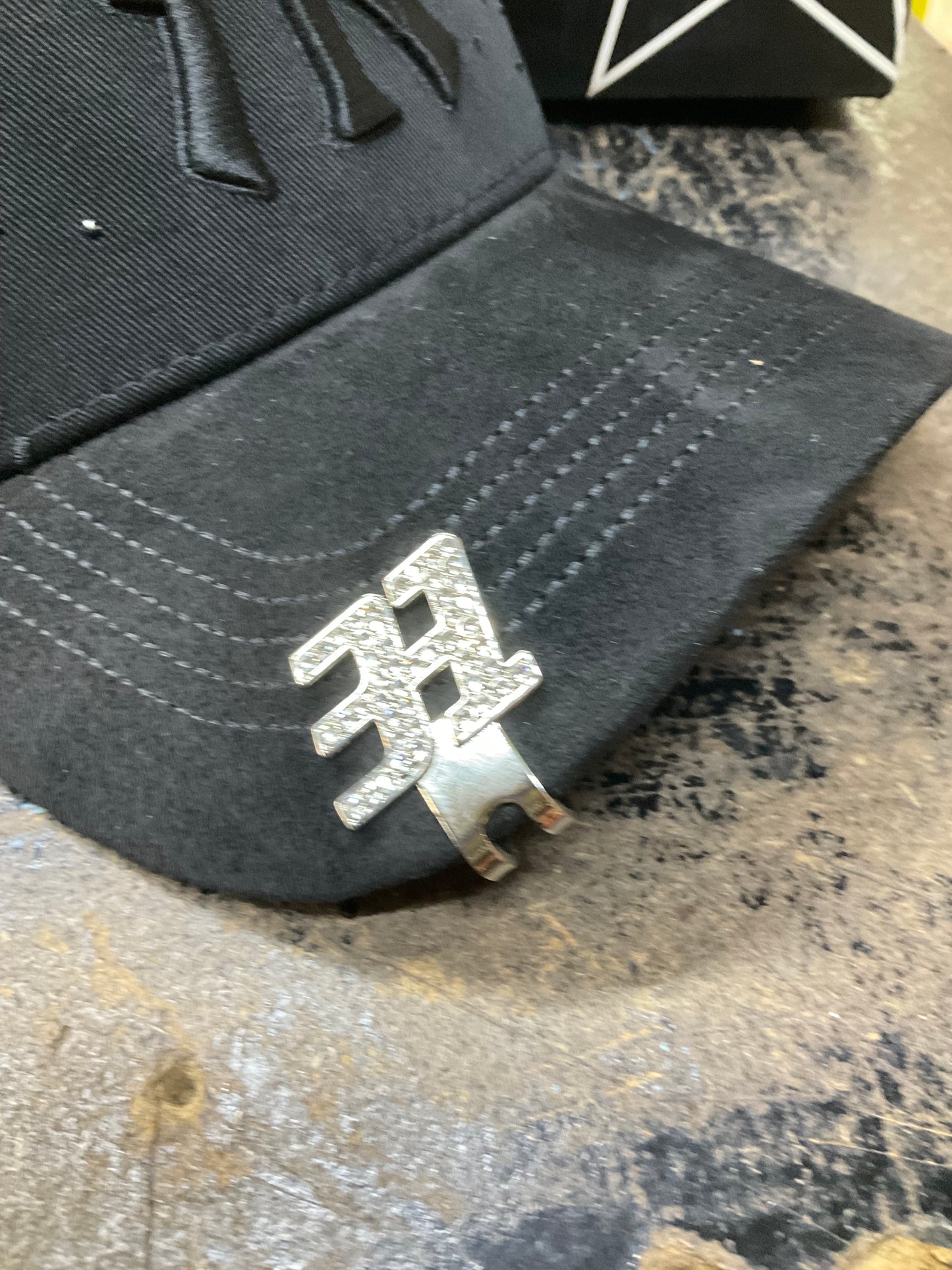 31 Hats / One Hats NY Crystal Black